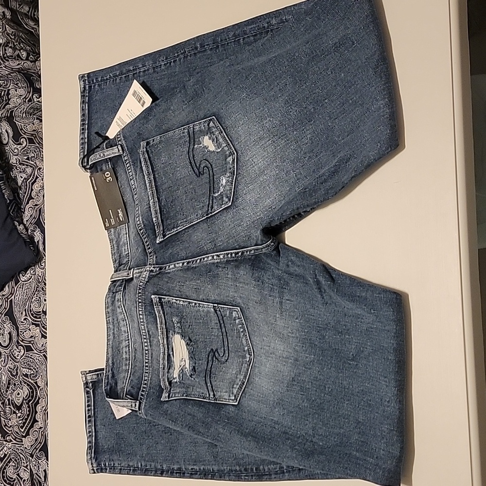 Womens NWT Silver Boyfriend Slim/Mid Rise Jeans.